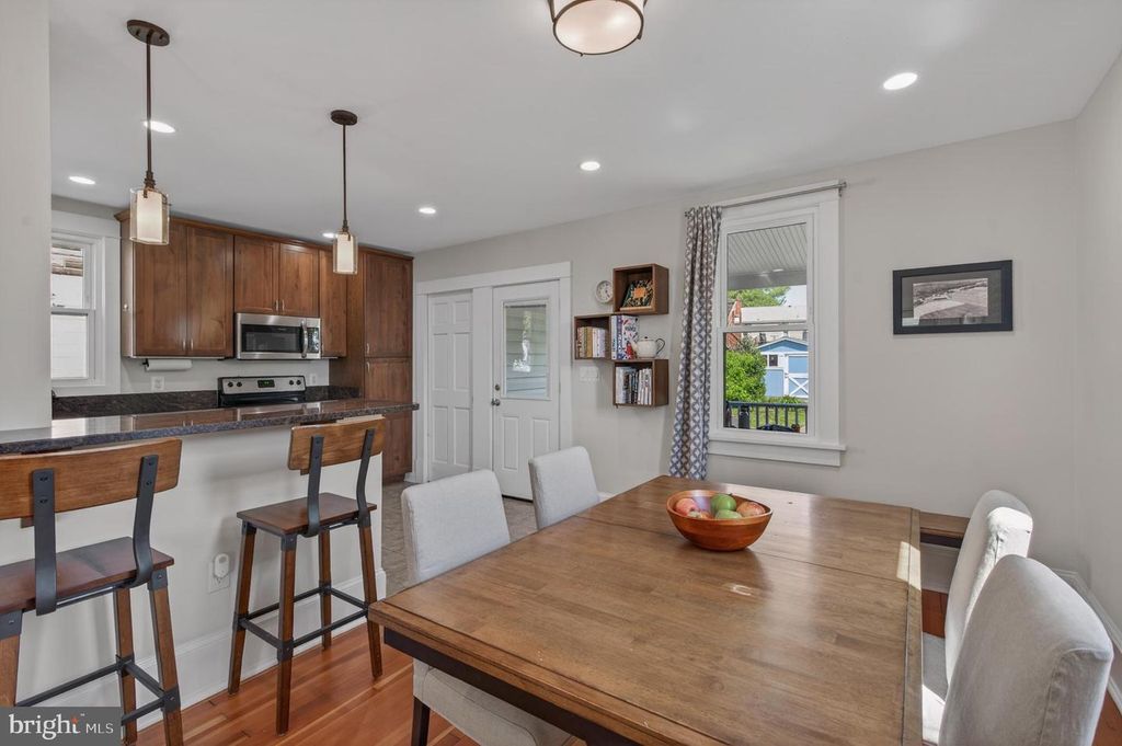 Image 15 of property listing at 116 CENTRAL AVE, Brunswick, MD 21716