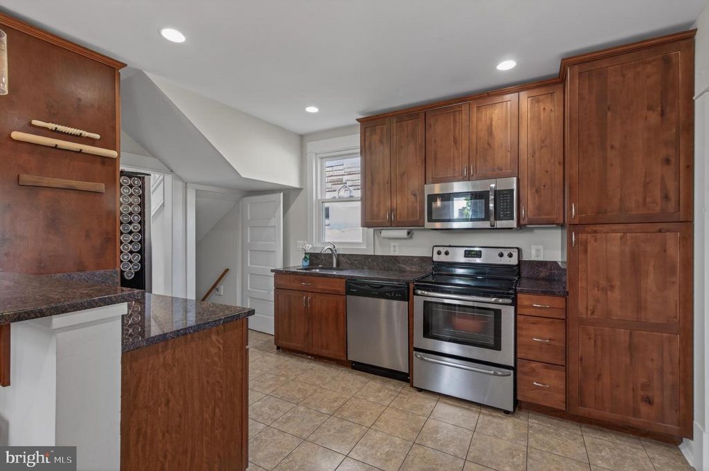 Image 17 of property listing at 116 CENTRAL AVE, Brunswick, MD 21716