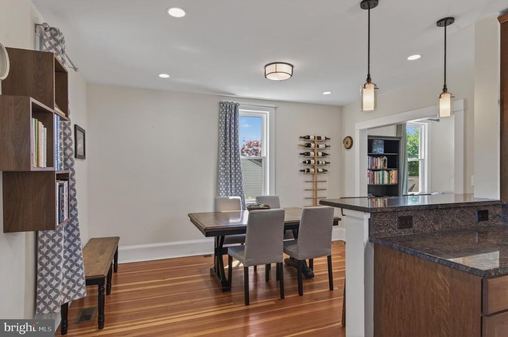 Image 19 of property listing at 116 CENTRAL AVE, Brunswick, MD 21716