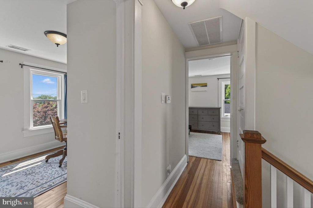 Image 23 of property listing at 116 CENTRAL AVE, Brunswick, MD 21716