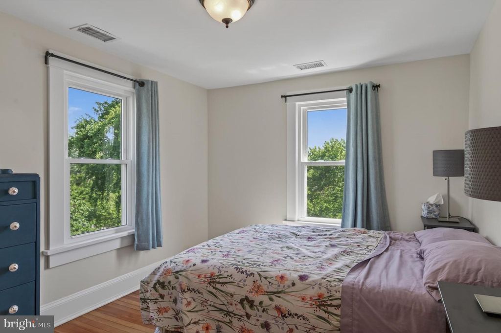 Image 29 of property listing at 116 CENTRAL AVE, Brunswick, MD 21716