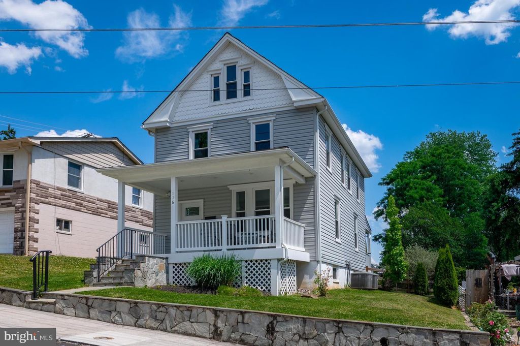 Image 3 of property listing at 116 CENTRAL AVE, Brunswick, MD 21716
