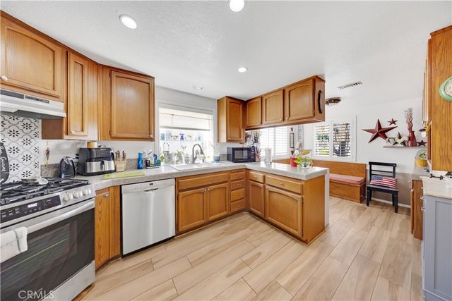 40370 Via Francisco, Murrieta, CA 92562