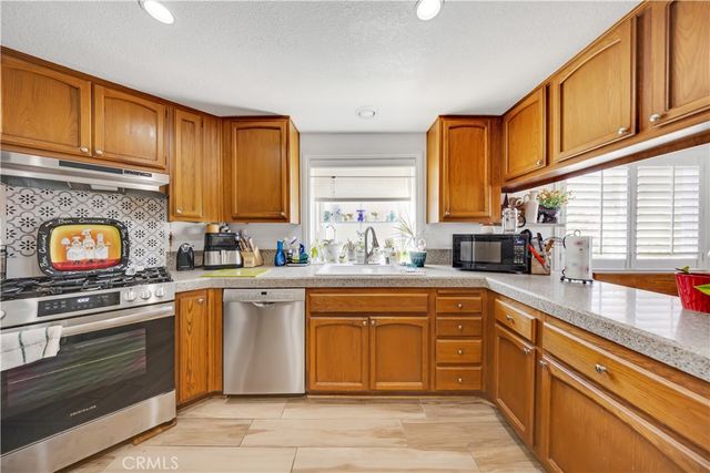 40370 Via Francisco, Murrieta, CA 92562