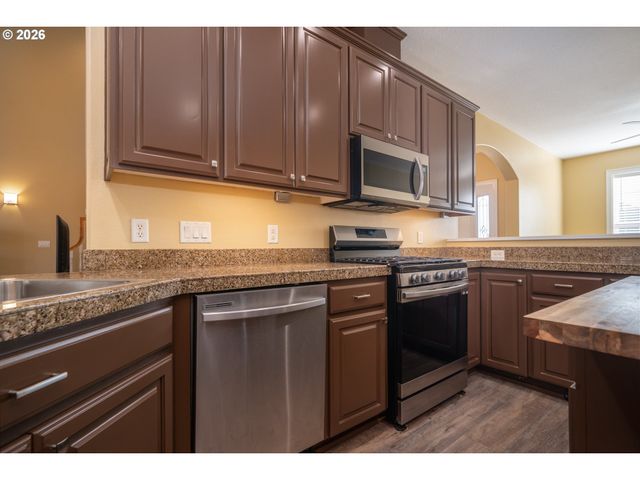 2075 OPAQUE Ave Nw, Salem, OR 97304