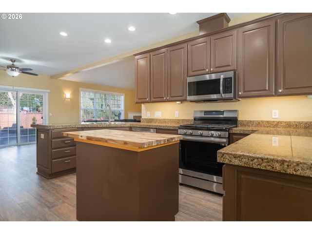 2075 OPAQUE Ave Nw, Salem, OR 97304