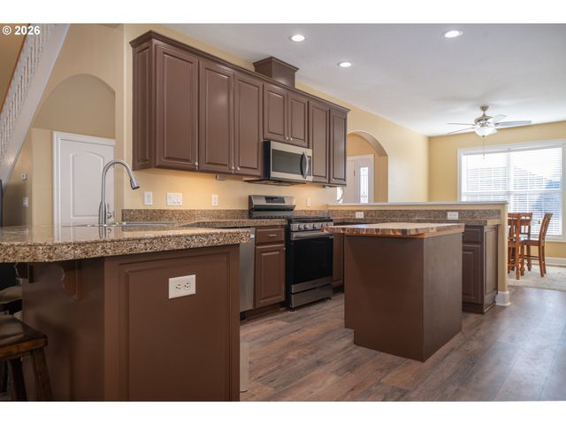 2075 OPAQUE Ave Nw, Salem, OR 97304