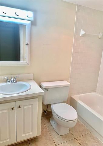 680 Tennis Club Drive Unit 102, Fort Lauderdale, FL 33311