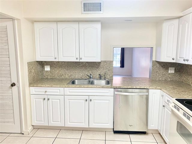 680 Tennis Club Drive Unit 102, Fort Lauderdale, FL 33311