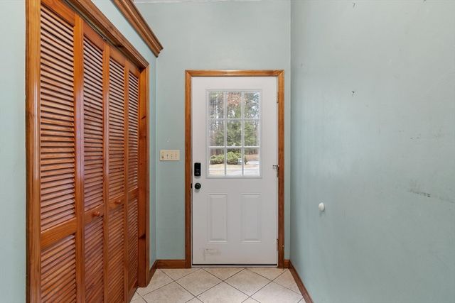 436 Foster Rd, Tewksbury, MA 01876