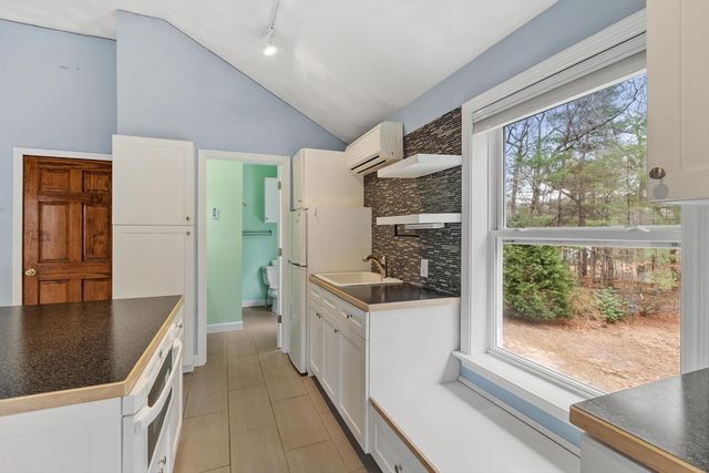 436 Foster Rd, Tewksbury, MA 01876