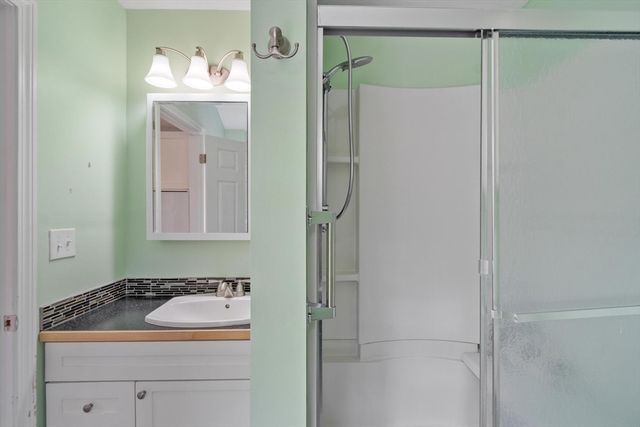 436 Foster Rd, Tewksbury, MA 01876