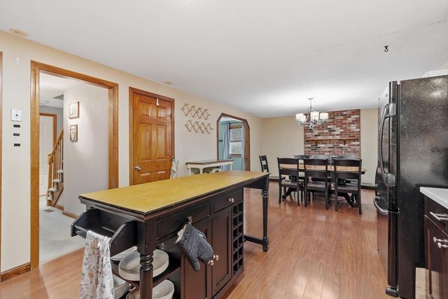 436 Foster Rd, Tewksbury, MA 01876