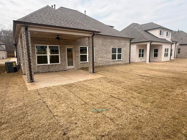 572 ROSALIE WOODS DR, Memphis, TN 38018