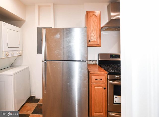 1729 GALES PL NE, Washington, DC 20002