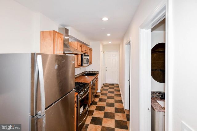 1729 GALES PL NE, Washington, DC 20002