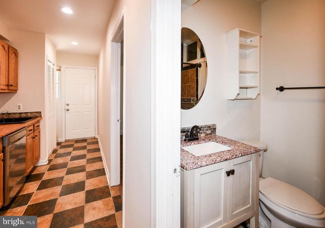 1729 GALES PL NE, Washington, DC 20002