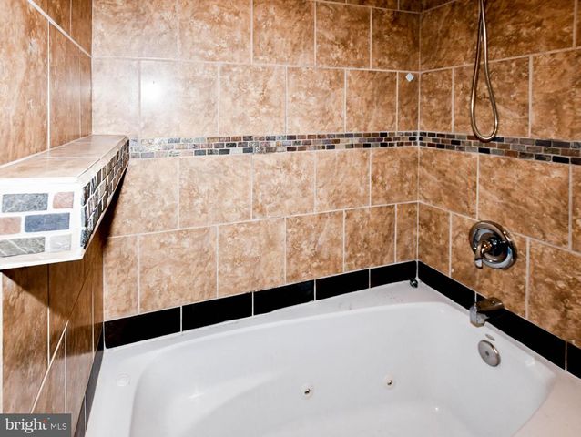 1729 GALES PL NE, Washington, DC 20002