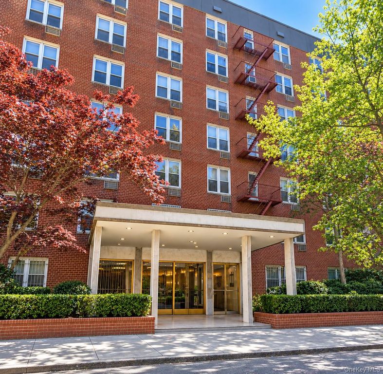 144-24 37th Avenue 5, Flushing, NY 11354 — exterior