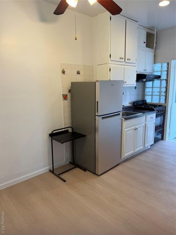 25-12 14th Place 1, Long Island City, NY 11102
