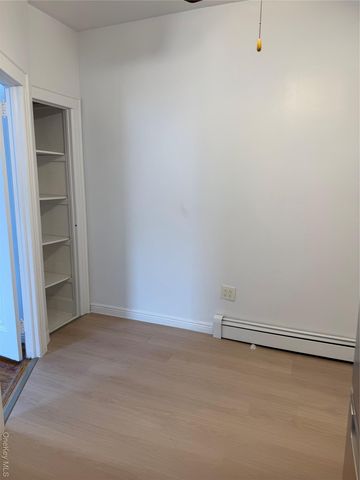 25-12 14th Place 1, Long Island City, NY 11102