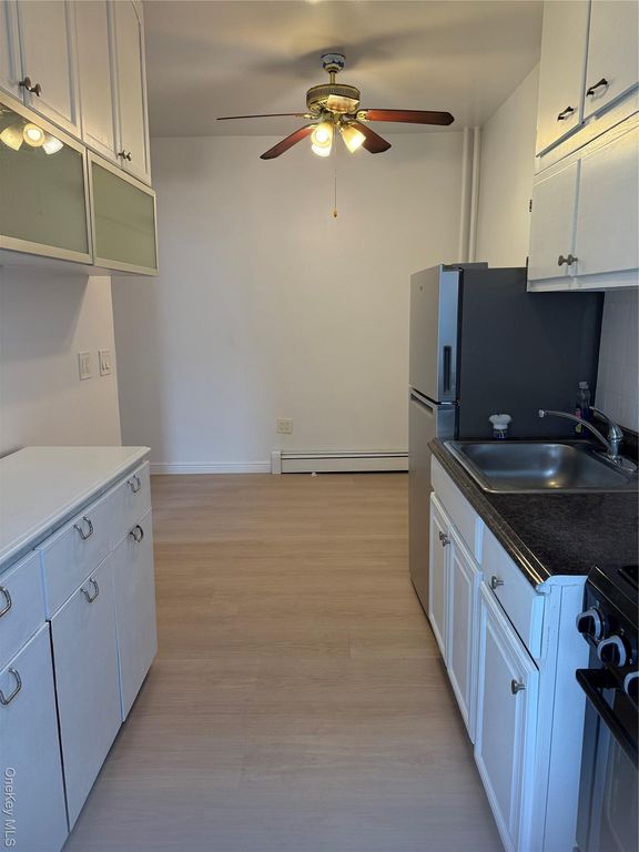 25-12 14th Place 1, Long Island City, NY 11102