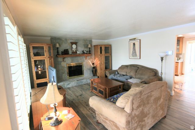 1242 E EARL WAY, Sandy, UT 84094