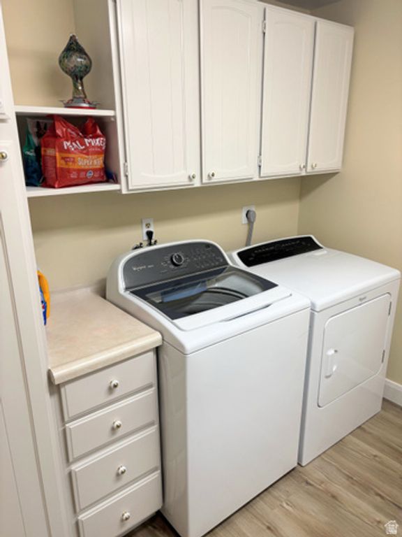 Image 17 of property listing at 1242 E EARL WAY, Sandy, UT 84094