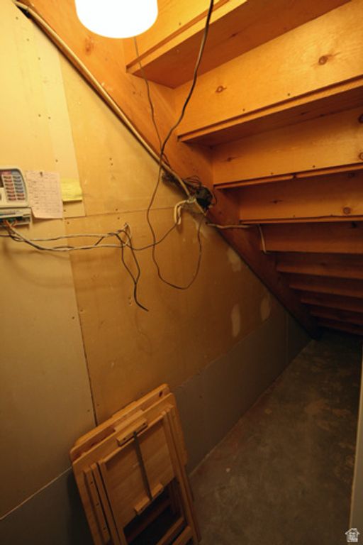 Image 30 of property listing at 1242 E EARL WAY, Sandy, UT 84094