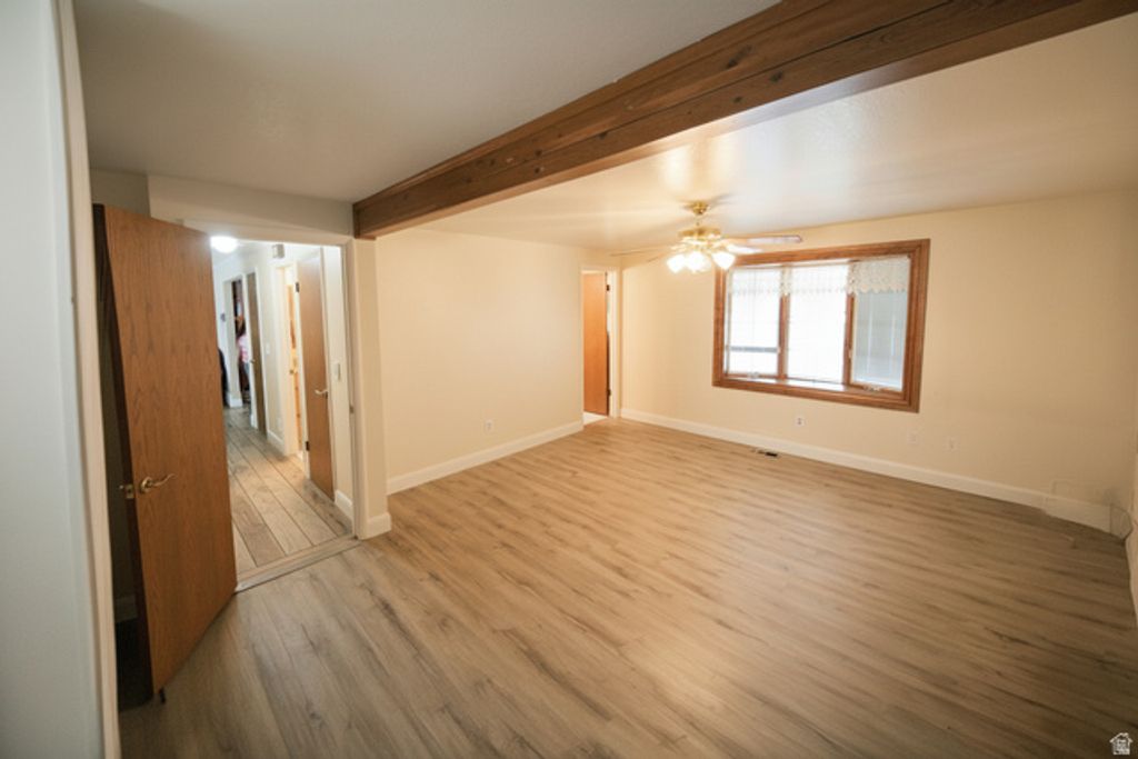 Image 9 of property listing at 1242 E EARL WAY, Sandy, UT 84094