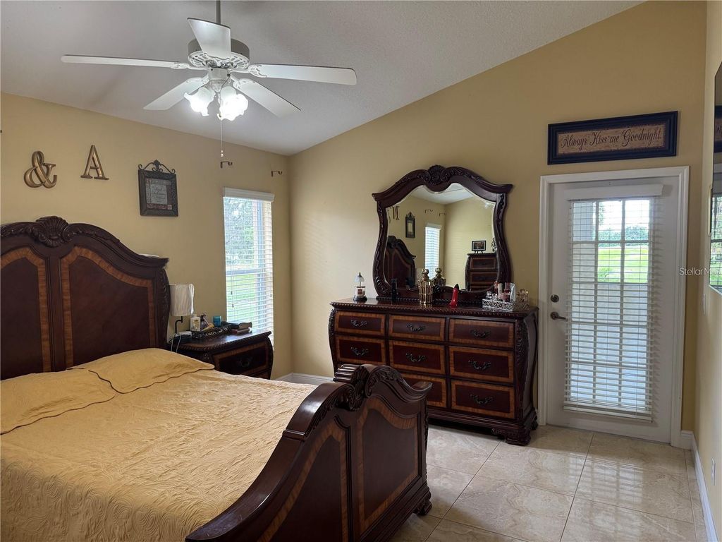 Image 28 of property listing at 701 WHITE IVEY COURT, Apopka, FL 32712