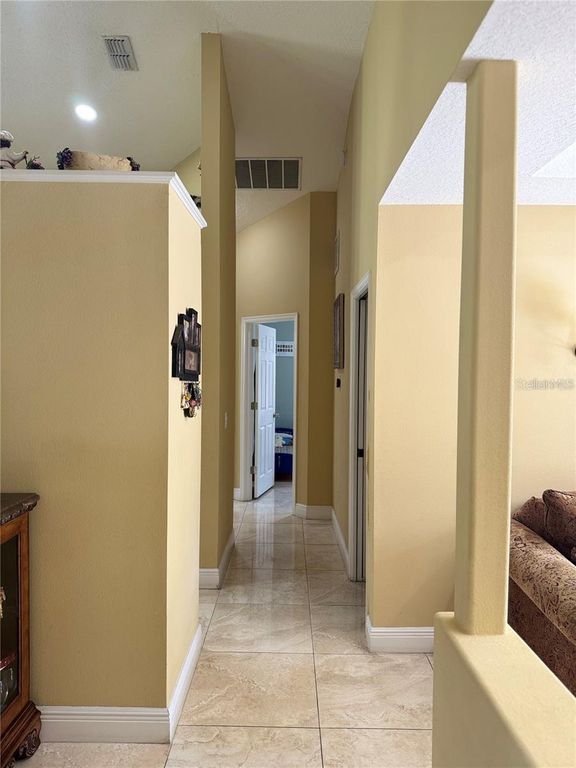 Image 34 of property listing at 701 WHITE IVEY COURT, Apopka, FL 32712