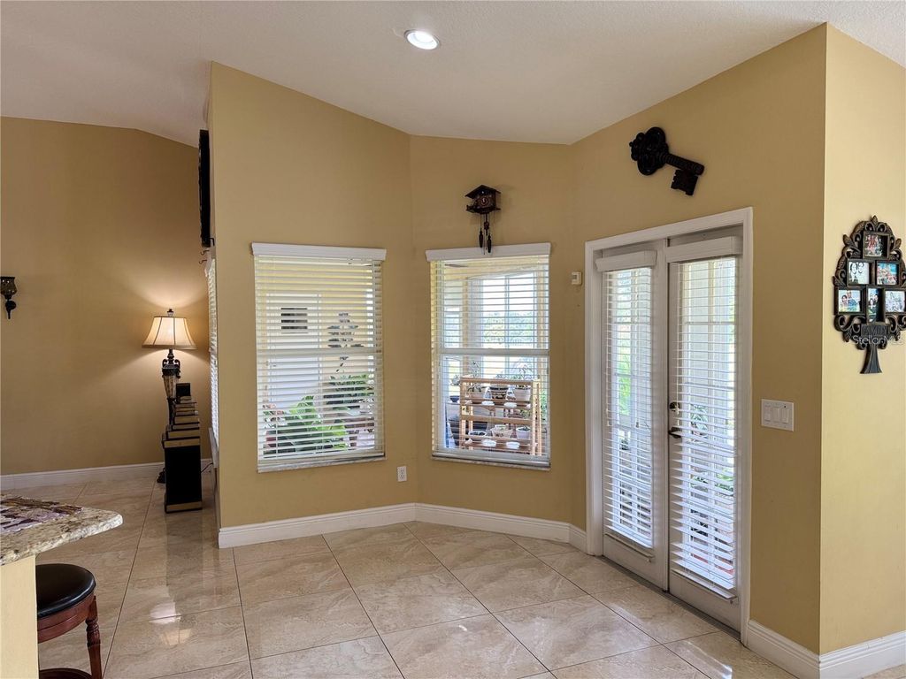 Image 42 of property listing at 701 WHITE IVEY COURT, Apopka, FL 32712