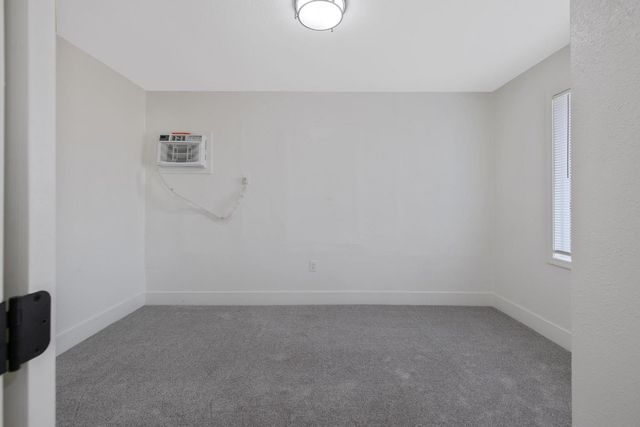 12423 407 Ave, Cutler, CA 93615