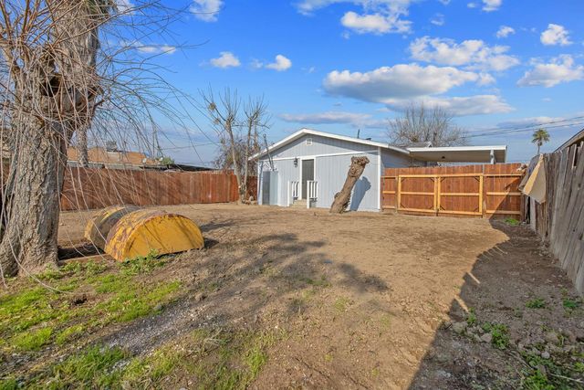 12423 407 Ave, Cutler, CA 93615