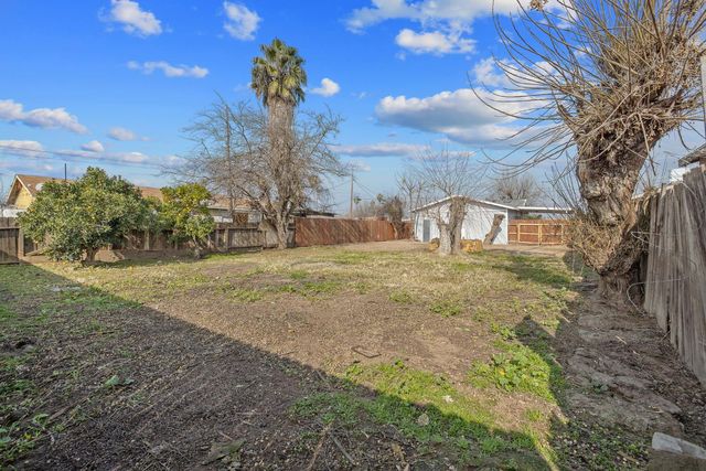 12423 407 Ave, Cutler, CA 93615