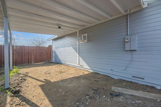 12423 407 Ave, Cutler, CA 93615