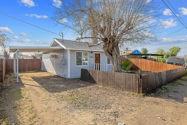 12423 407 Ave, Cutler, CA 93615