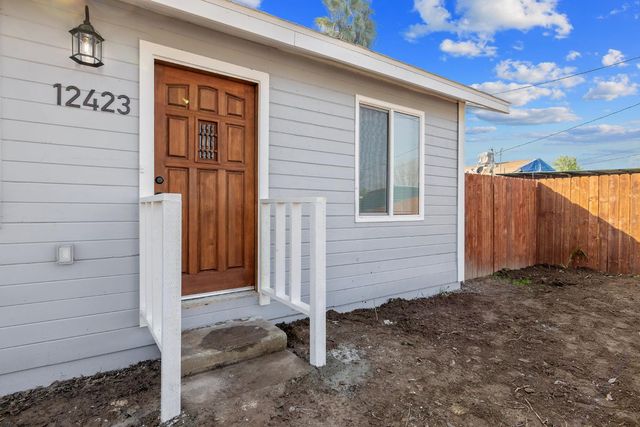 12423 407 Ave, Cutler, CA 93615