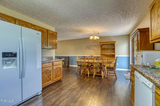 135 Lauren Drive, Rogersville, TN 37857