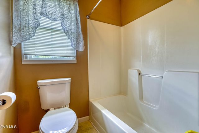 135 Lauren Drive, Rogersville, TN 37857