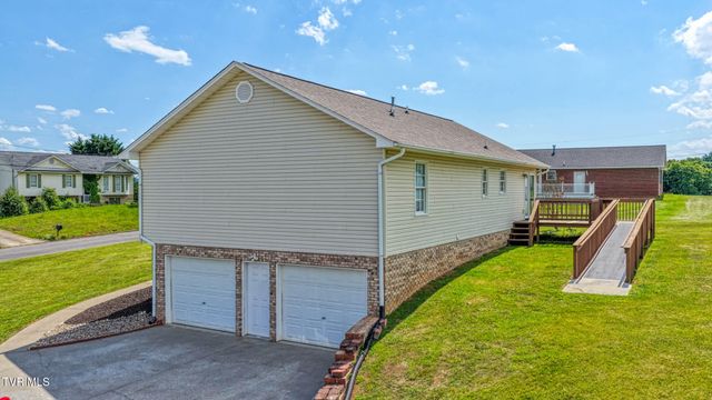135 Lauren Drive, Rogersville, TN 37857