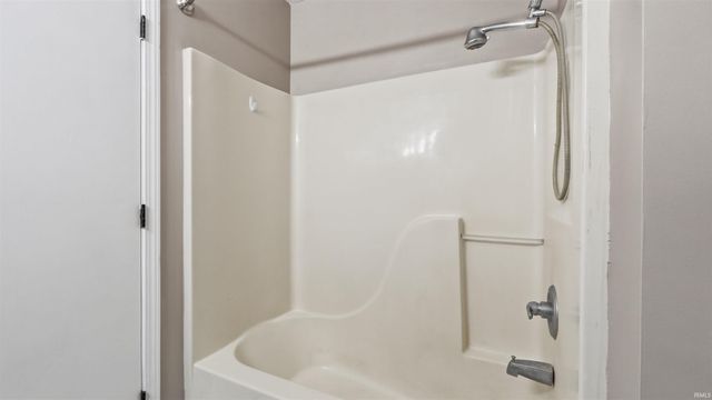 360 Hillside Avenue, Roanoke, IN 46783
