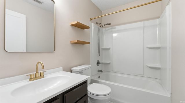 360 Hillside Avenue, Roanoke, IN 46783