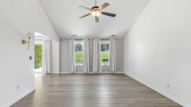 360 Hillside Avenue, Roanoke, IN 46783