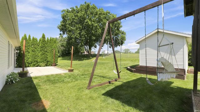 360 Hillside Avenue, Roanoke, IN 46783