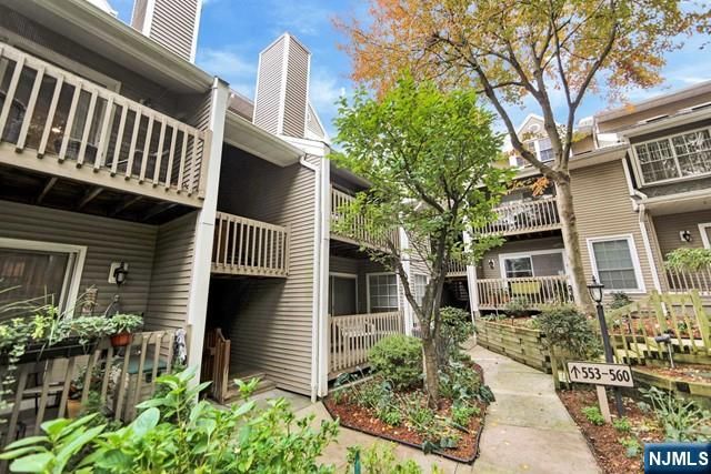 549 Windsor Drive 549, Palisades Park, NJ 07650