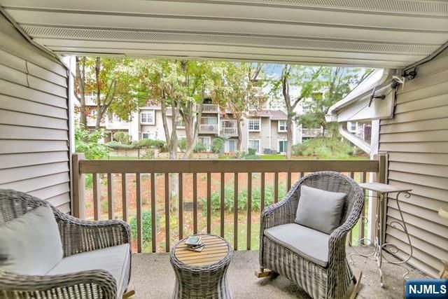 549 Windsor Drive 549, Palisades Park, NJ 07650