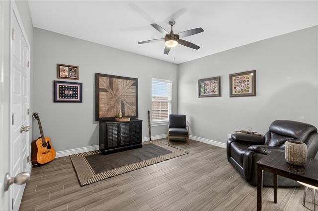 726 Papa Mori Dr, Corpus Christi, TX 78414