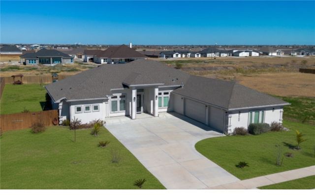 726 Papa Mori Dr, Corpus Christi, TX 78414
